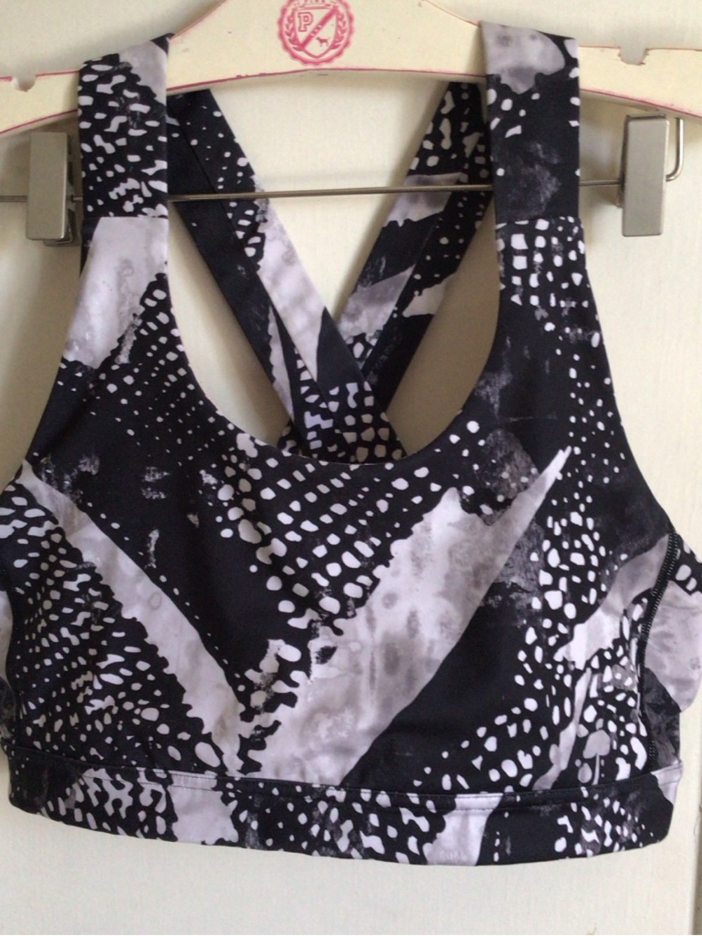 lululemon athletica Black & White Abstract Cross-Back Sports Bra